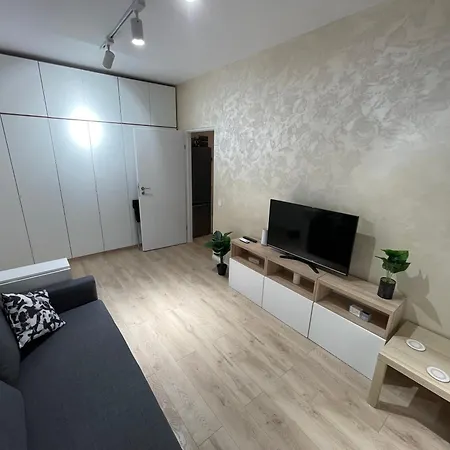 Rose Luxury Palace *